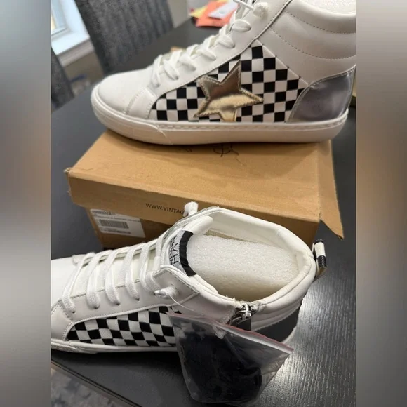 Vintage Havana Womens LEXI White
Casual And Fashion Sneakers 8.5
NEW - Picture 4 of 9